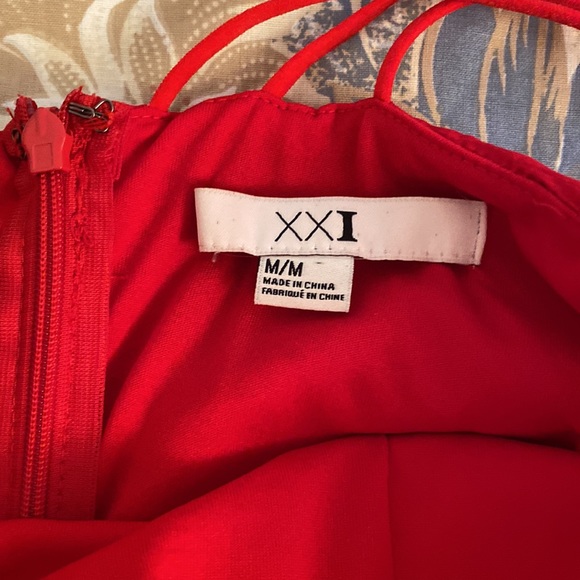 Dress - Picture 4 of 4